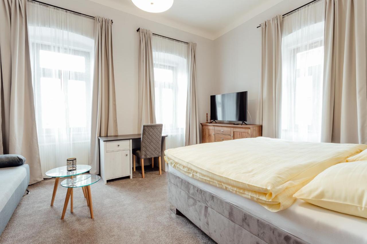 Botanicky Dvor Aparthotel Banska Stiavnica Ngoại thất bức ảnh