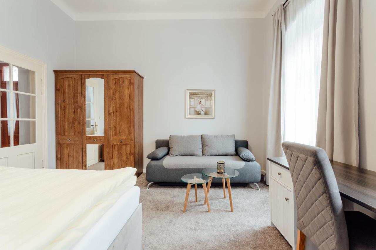 Botanicky Dvor Aparthotel Banska Stiavnica Ngoại thất bức ảnh
