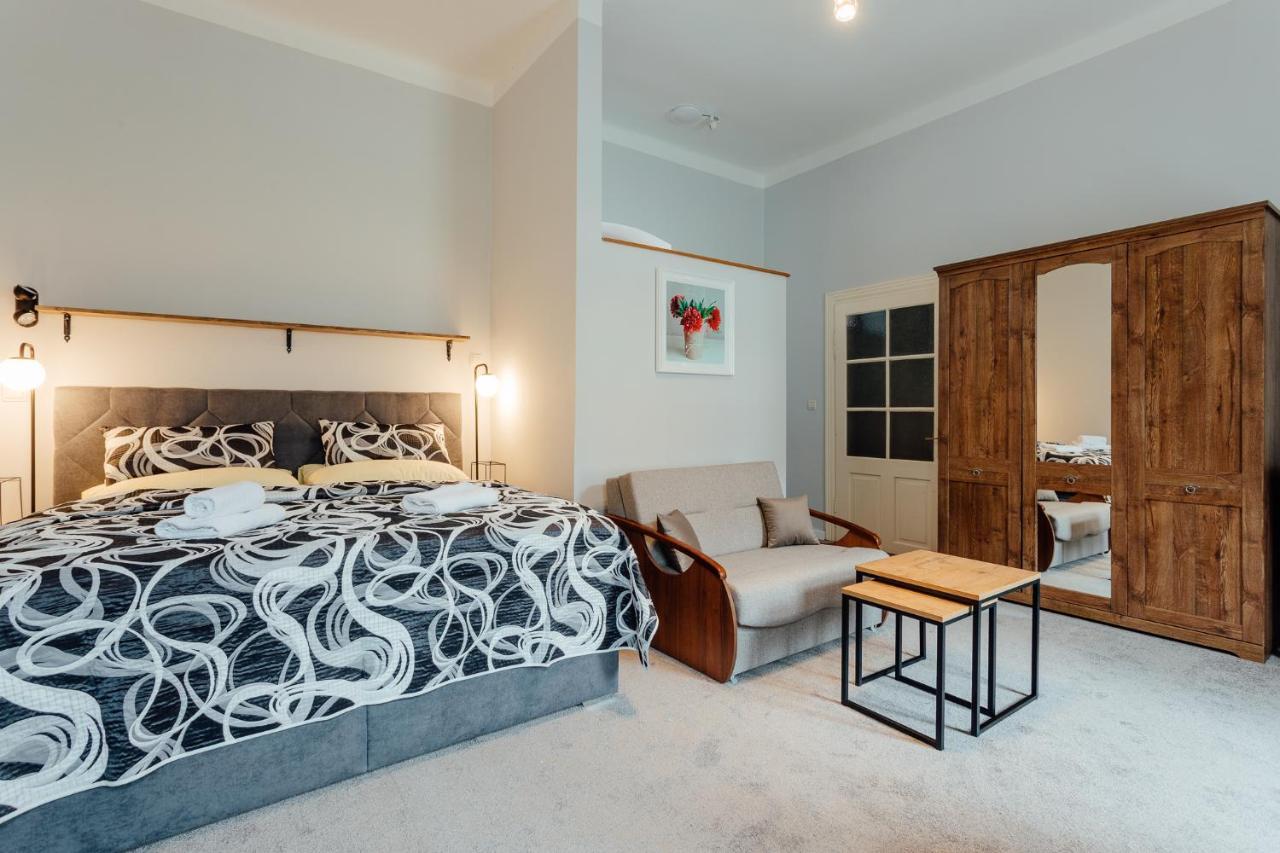 Botanicky Dvor Aparthotel Banska Stiavnica Ngoại thất bức ảnh