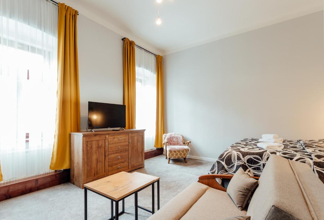 Botanicky Dvor Aparthotel Banska Stiavnica Ngoại thất bức ảnh