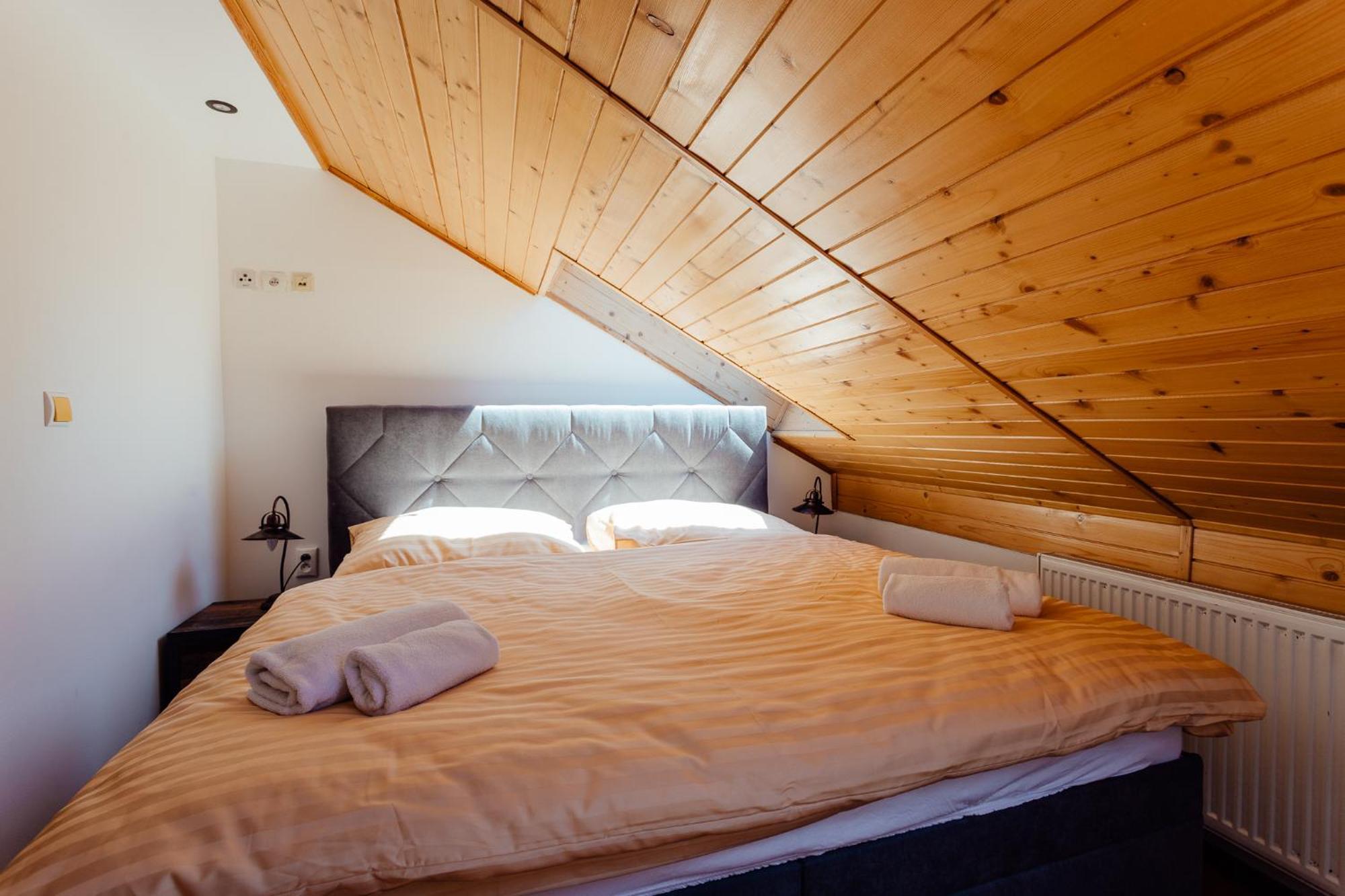 Botanicky Dvor Aparthotel Banska Stiavnica Ngoại thất bức ảnh