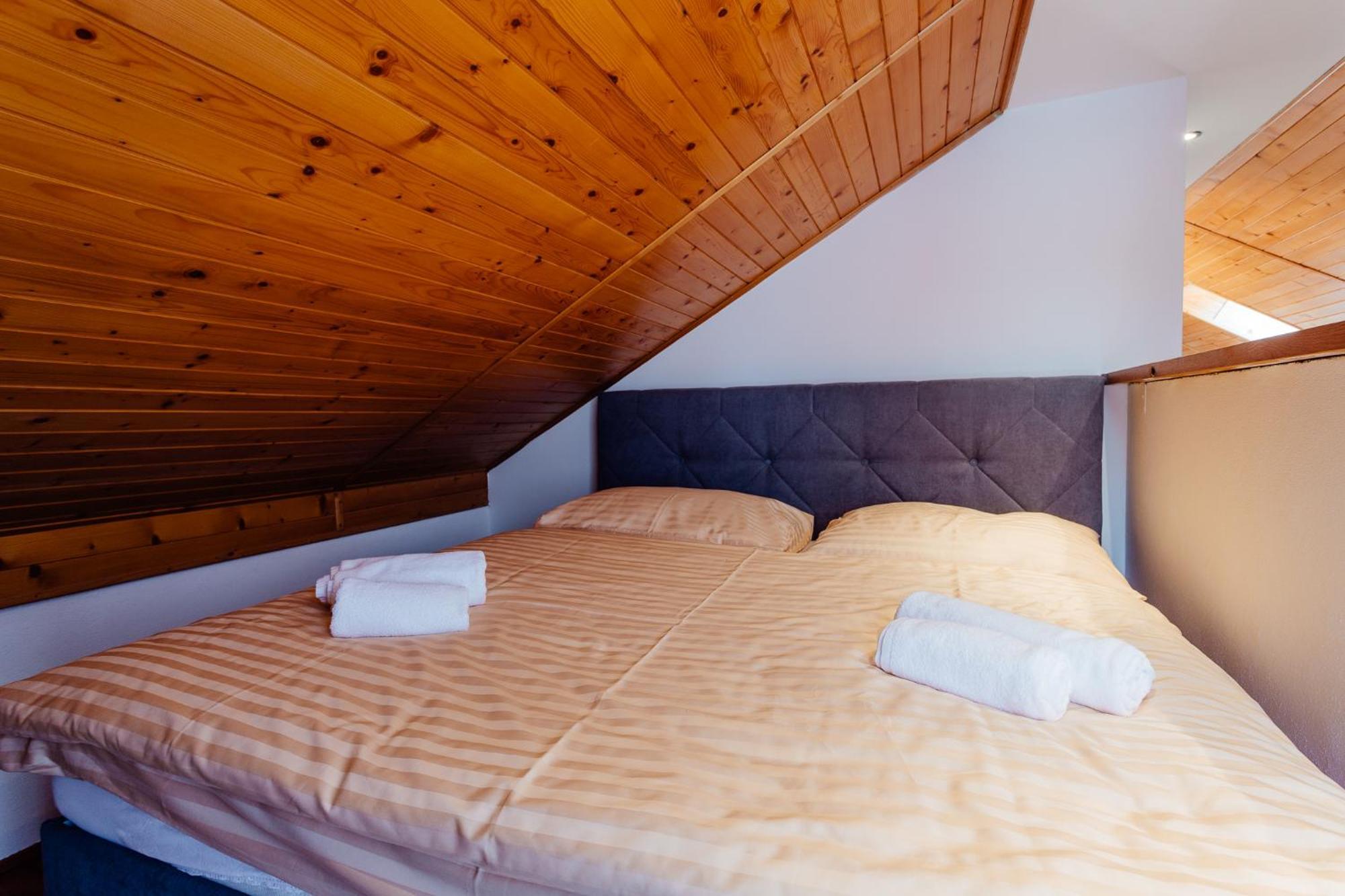 Botanicky Dvor Aparthotel Banska Stiavnica Ngoại thất bức ảnh