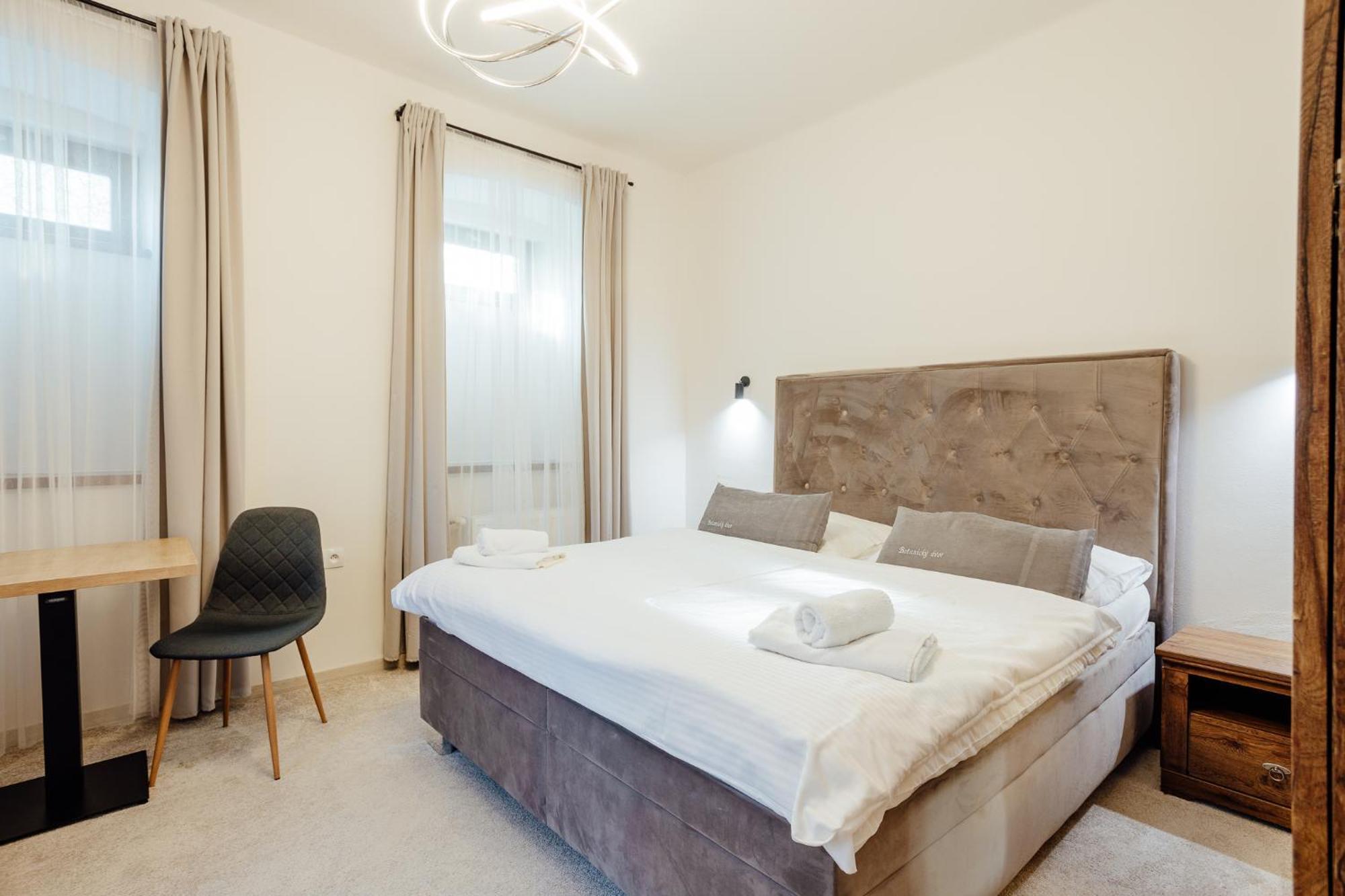 Botanicky Dvor Aparthotel Banska Stiavnica Ngoại thất bức ảnh