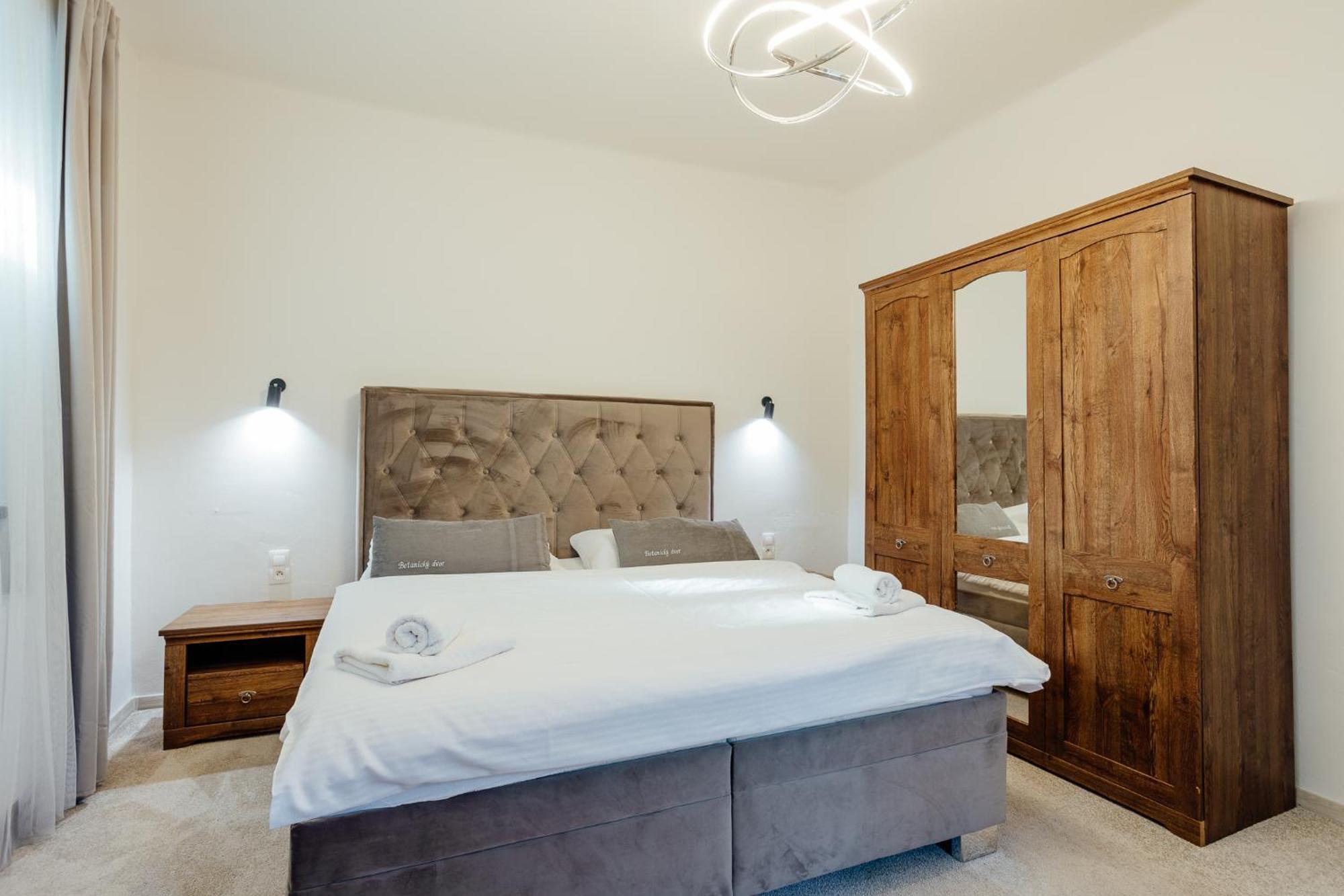 Botanicky Dvor Aparthotel Banska Stiavnica Ngoại thất bức ảnh