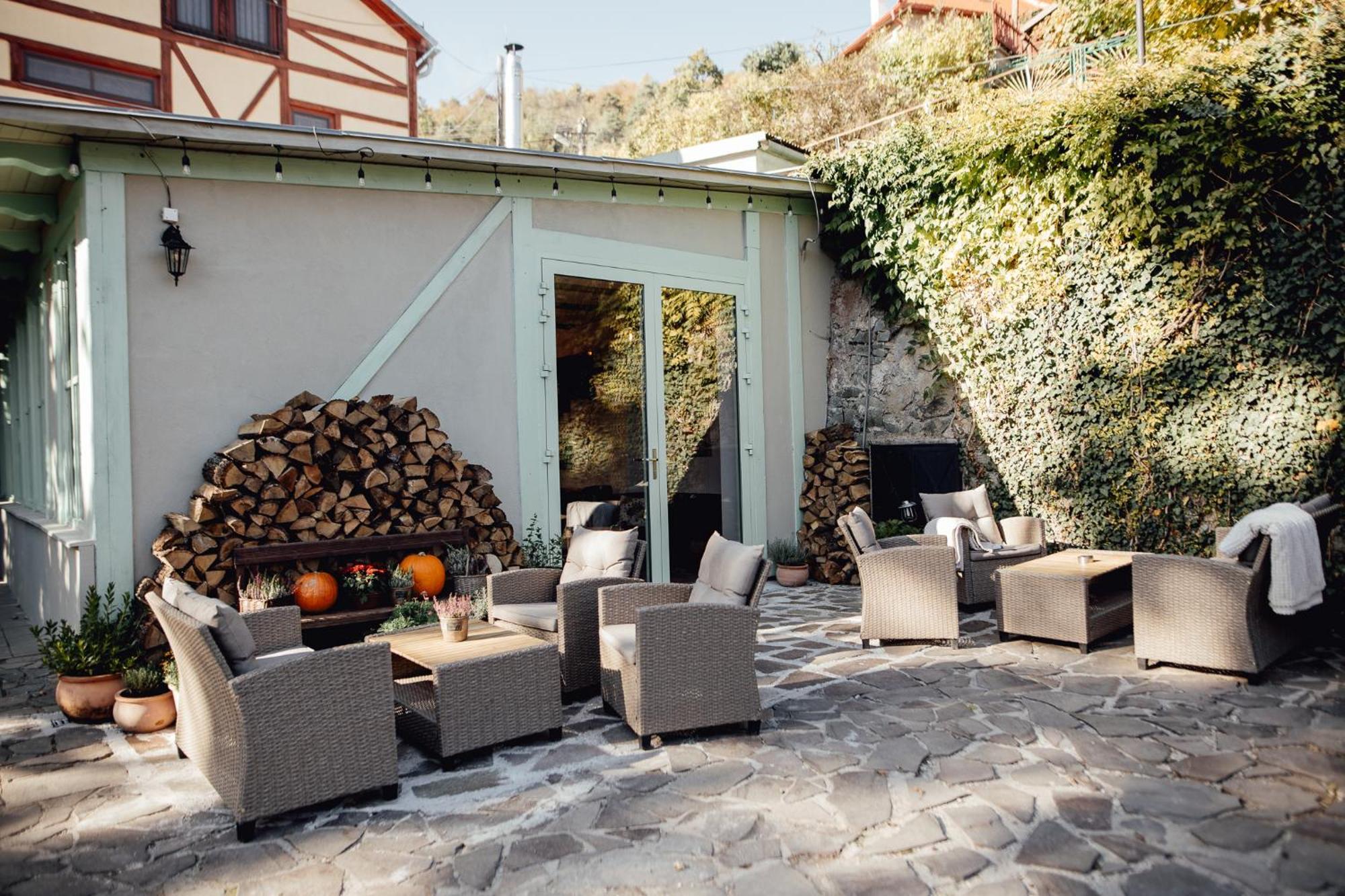 Botanicky Dvor Aparthotel Banska Stiavnica Ngoại thất bức ảnh